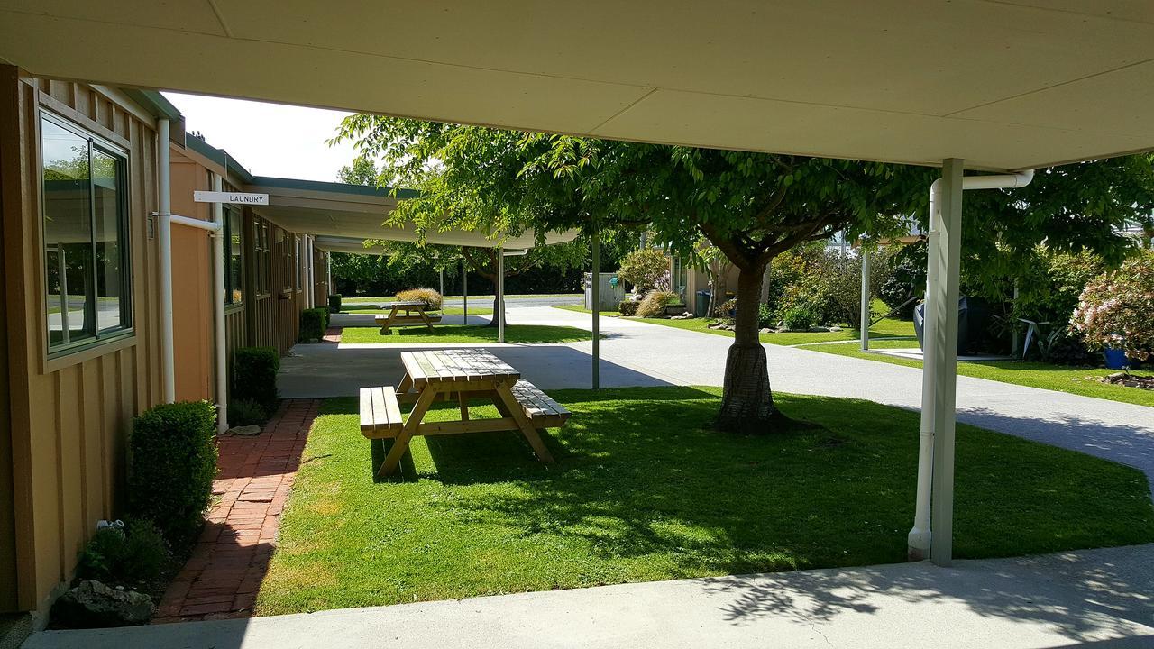 Catlins Area Motel Owaka Exterior photo